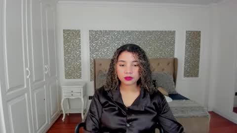 Snapshot of mayaa_ross chatting on October 10, 2025, 3:05 am Maya online show from October 10, 2025, 3:05 am