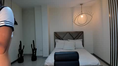 M A Y A    H O F F M A N online show from January 17, 2026, 11:15 am