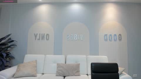 M A Y A    H O F F M A N online show from February 24, 2026, 11:08 am