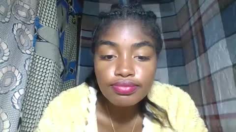 Snapshot of mayajadorelie chatting on September 10, 2025, 4:07 pm charlesia online show from September 10, 2025, 4:07 pm