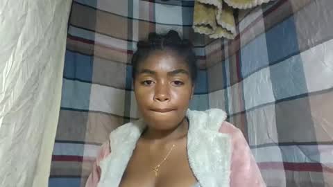 Snapshot of mayajadorelie chatting on September 12, 2025, 11:04 pm charlesia online show from September 12, 2025, 11:04 pm