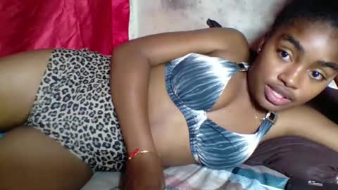 Snapshot of mayajadorelie chatting on October 18, 2025, 4:37 am charlesia online show from October 18, 2025, 4:37 am