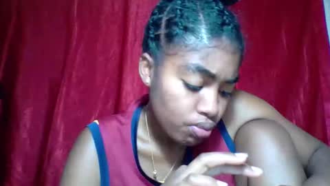Snapshot of mayajadorelie chatting on October 21, 2025, 3:18 am charlesia online show from October 21, 2025, 3:18 am