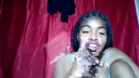 Snapshot of mayajadorelie chatting on October 30, 2025, 5:02 pm charlesia online show from October 30, 2025, 5:02 pm