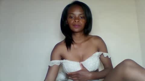 Snapshot of mayalabelle chatting on November 2, 2025, 9:11 am mayalabelle online show from November 2, 2025, 9:11 am