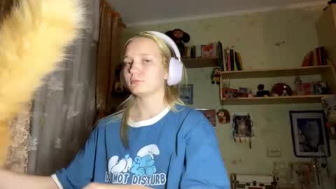 Lola online show from October 3, 2025, 4:15 pm