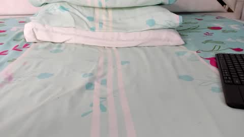 Maybelline69 online show from October 5, 2025, 7:01 pm