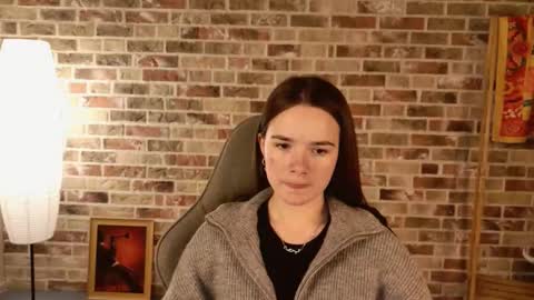 maybloom_ online show from December 23, 2025, 11:08 am