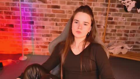 maybloom_ online show from March 23, 2026, 12:09 pm