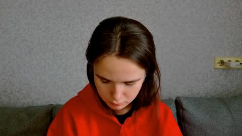 maybloom_ online show from May 28, 2026, 10:12 am