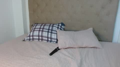 Snapshot of maydivaxox chatting on October 8, 2025, 9:34 pm MAYA online show from October 8, 2025, 9:34 pm