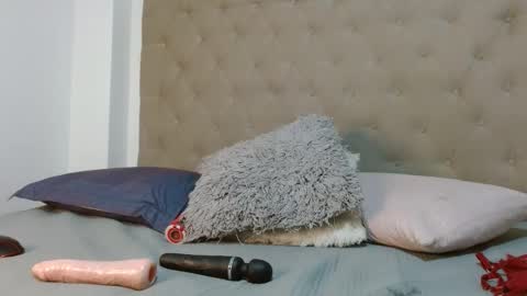 Snapshot of maydivaxox chatting on November 15, 2025, 1:36 am MAYA online show from November 15, 2025, 1:36 am