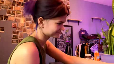 Snapshot of mayecorlee chatting on March 2, 2026, 2:57 pm Rose online show from March 2, 2026, 2:57 pm