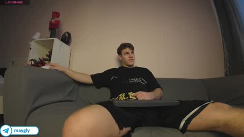 Snapshot of maygly chatting on February 7, 2025, 7:18 am Slava and Alextatto online show from February 7, 2025, 7:18 am
