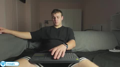 Snapshot of maygly chatting on October 18, 2025, 2:40 pm Slava and Alextatto online show from October 18, 2025, 2:40 pm