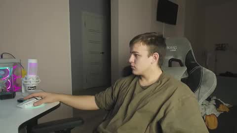 Snapshot of maygly chatting on October 30, 2025, 2:13 am Slava and Alextatto online show from October 30, 2025, 2:13 am