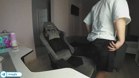 Snapshot of maygly chatting on November 1, 2025, 8:05 am Slava and Alextatto online show from November 1, 2025, 8:05 am