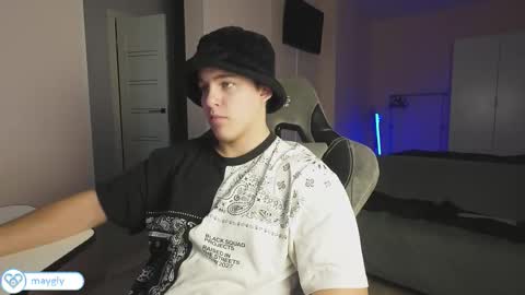 Snapshot of maygly chatting on November 8, 2025, 9:31 am Slava and Alextatto online show from November 8, 2025, 9:31 am