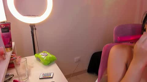 may online show from November 3, 2025, 8:21 pm