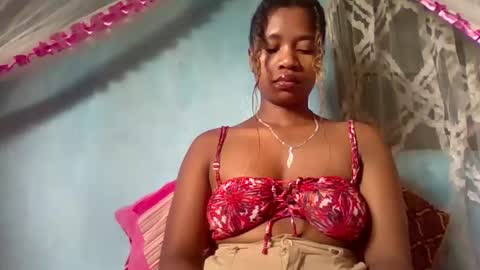 Snapshot of mayrah5 chatting on March 18, 2026, 6:05 am mayrah online show from March 18, 2026, 6:05 am