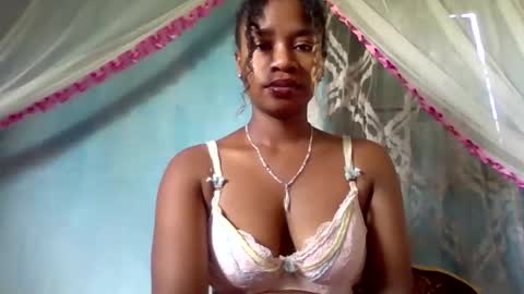 Snapshot of mayrah5 chatting on March 27, 2026, 7:03 am mayrah online show from March 27, 2026, 7:03 am