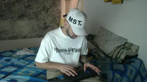 Snapshot of maythedesirelive chatting on December 25, 2024, 8:50 pm thonny online show from December 25, 2024, 8:50 pm