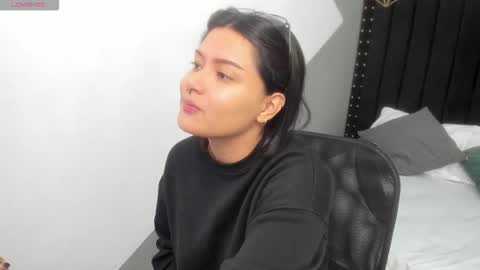 Snapshot of mayu_kim chatting on November 6, 2025, 11:44 am Mayu KIm online show from November 6, 2025, 11:44 am