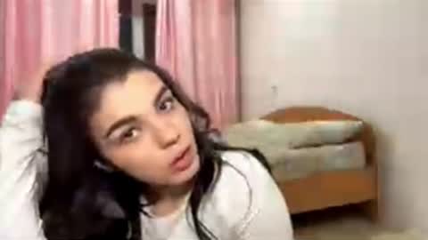 Snapshot of maziebathrick chatting on December 17, 2025, 2:23 pm Adel online show from December 17, 2025, 2:23 pm