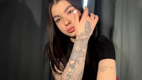 Snapshot of maziebathrick chatting on January 15, 2026, 6:29 am Adel online show from January 15, 2026, 6:29 am