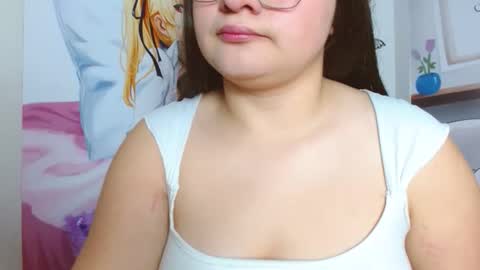 Snapshot of mckennahot303av chatting on November 10, 2025, 12:04 pm mackenna av online show from November 10, 2025, 12:04 pm