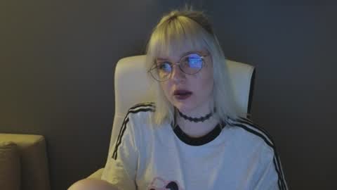 Roze online show from June 19, 2026, 7:39 pm