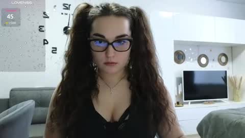 Melissa online show from December 10, 2024, 8:51 am