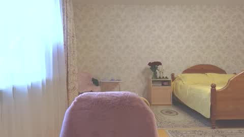 Melissa online show from September 15, 2025, 3:01 pm