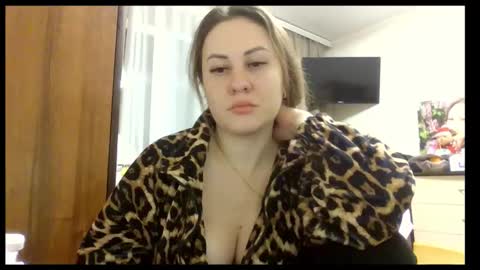 meadoweyes_ online show from January 14, 2026, 7:41 pm
