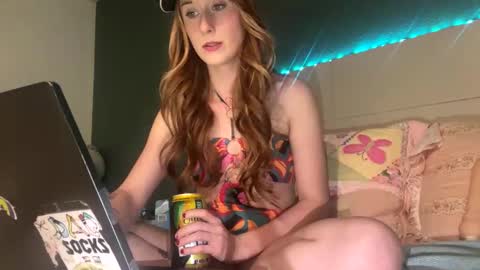 meadowmoon3 online show from November 20, 2025, 2:01 am