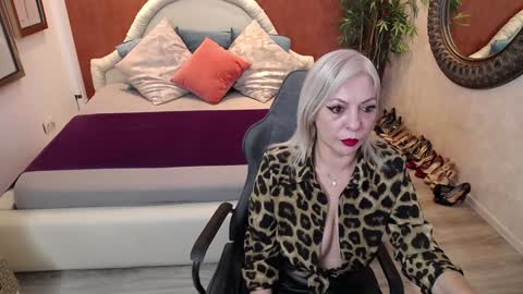 Snapshot of meamandax chatting on January 4, 2025, 7:55 am meamandax online show from January 4, 2025, 7:55 am