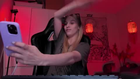 Anna online show from April 19, 2026, 9:17 pm