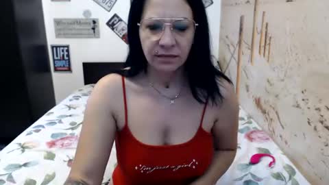 Snapshot of meaowmela chatting on June 22, 2026, 6:21 am MeaowMela online show from June 22, 2026, 6:21 am