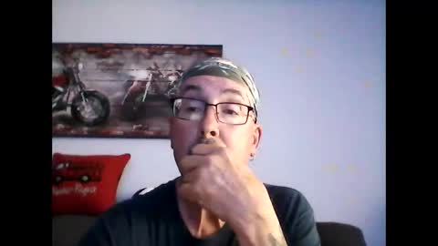 Snapshot of meathome3 chatting on May 31, 2026, 6:09 pm me at home online show from May 31, 2026, 6:09 pm