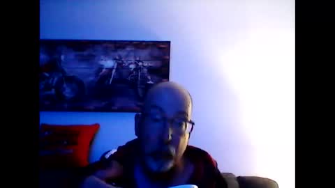 Snapshot of meathome3 chatting on June 2, 2026, 9:33 am me at home online show from June 2, 2026, 9:33 am