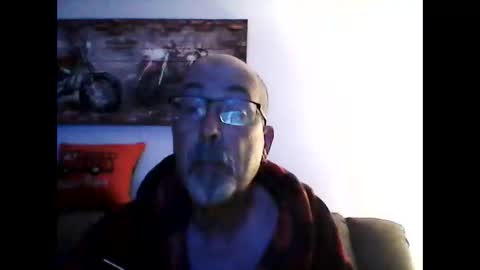 Snapshot of meathome3 chatting on June 4, 2026, 9:15 am me at home online show from June 4, 2026, 9:15 am