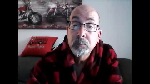Snapshot of meathome3 chatting on June 10, 2026, 10:58 am me at home online show from June 10, 2026, 10:58 am