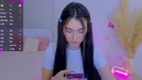 Snapshot of medina_andress chatting on April 2, 2026, 9:23 pm Dina online show from April 2, 2026, 9:23 pm