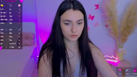 Snapshot of medina_andress chatting on April 12, 2026, 7:52 pm Dina online show from April 12, 2026, 7:52 pm