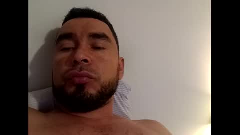 medina_chelo91 online show from October 19, 2025, 4:57 am