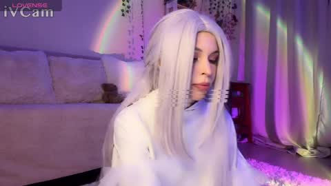 Nicole online show from April 10, 2026, 5:39 pm