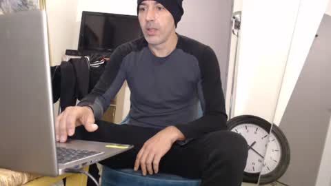 Snapshot of meditmtc chatting on December 25, 2024, 8:28 pm Meditmtc online show from December 25, 2024, 8:28 pm