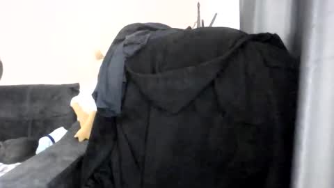 Snapshot of medjik_lool chatting on October 15, 2025, 9:42 am Oltereodora-lima online show from October 15, 2025, 9:42 am