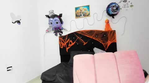 medusa__charity online show from November 4, 2025, 3:33 pm