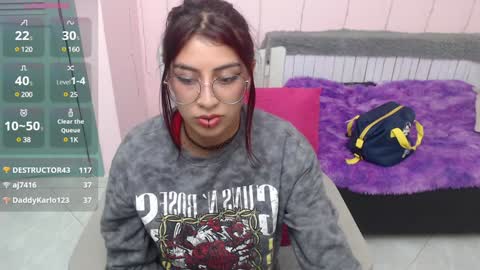 Snapshot of medussa_kat chatting on December 10, 2024, 2:05 am Katrina online show from December 10, 2024, 2:05 am